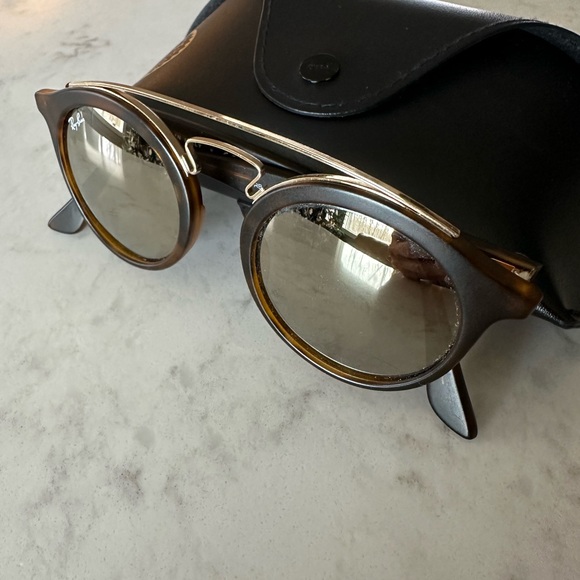 Ray Ban RB 4256 6092/5A Small - Tortoise/Gold 46-20-145 mm 46-20-145 mm - Picture 3 of 10